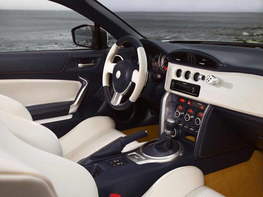 Интерьер Toyota FT-86 Open Concept 2013 года  (фото 4 из 25)